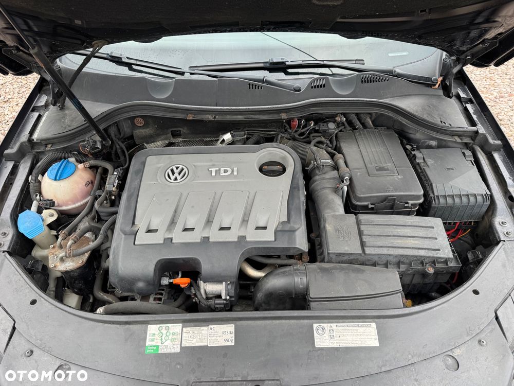 Volkswagen Passat - 16