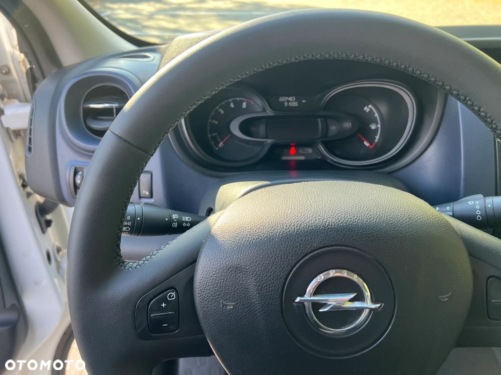 Opel Vivaro - 18