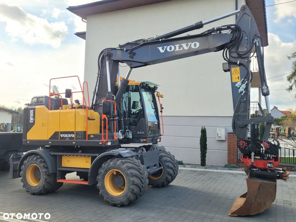 Volvo EW160E / ROTOTILT ze szczypcami / system niwelacji GPS 3D / przyczepa / - 2