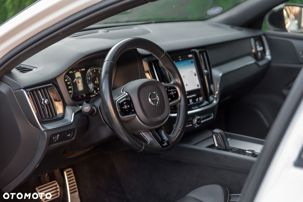Volvo V60 B4 B Geartronic Momentum Pro - 29