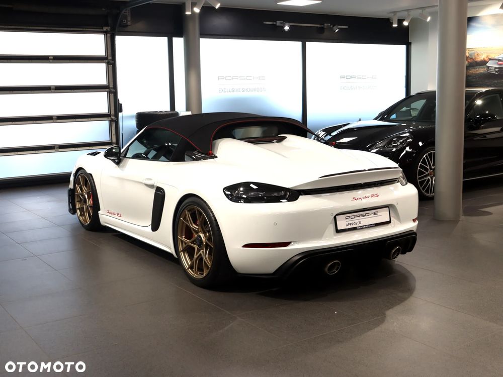 Porsche 718 Spyder - 3