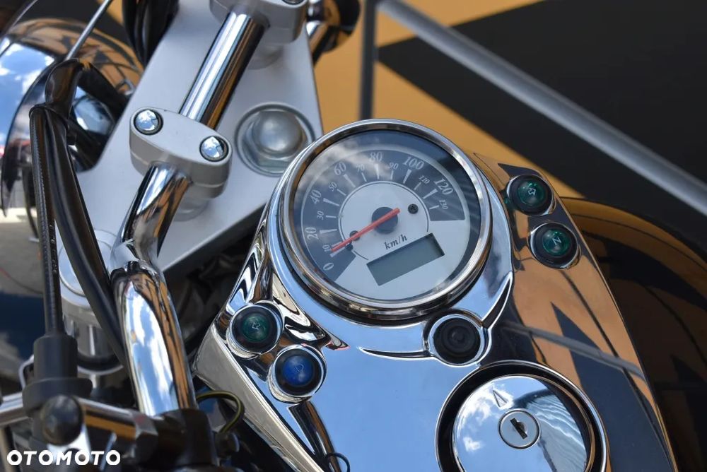 Suzuki Intruder - 23