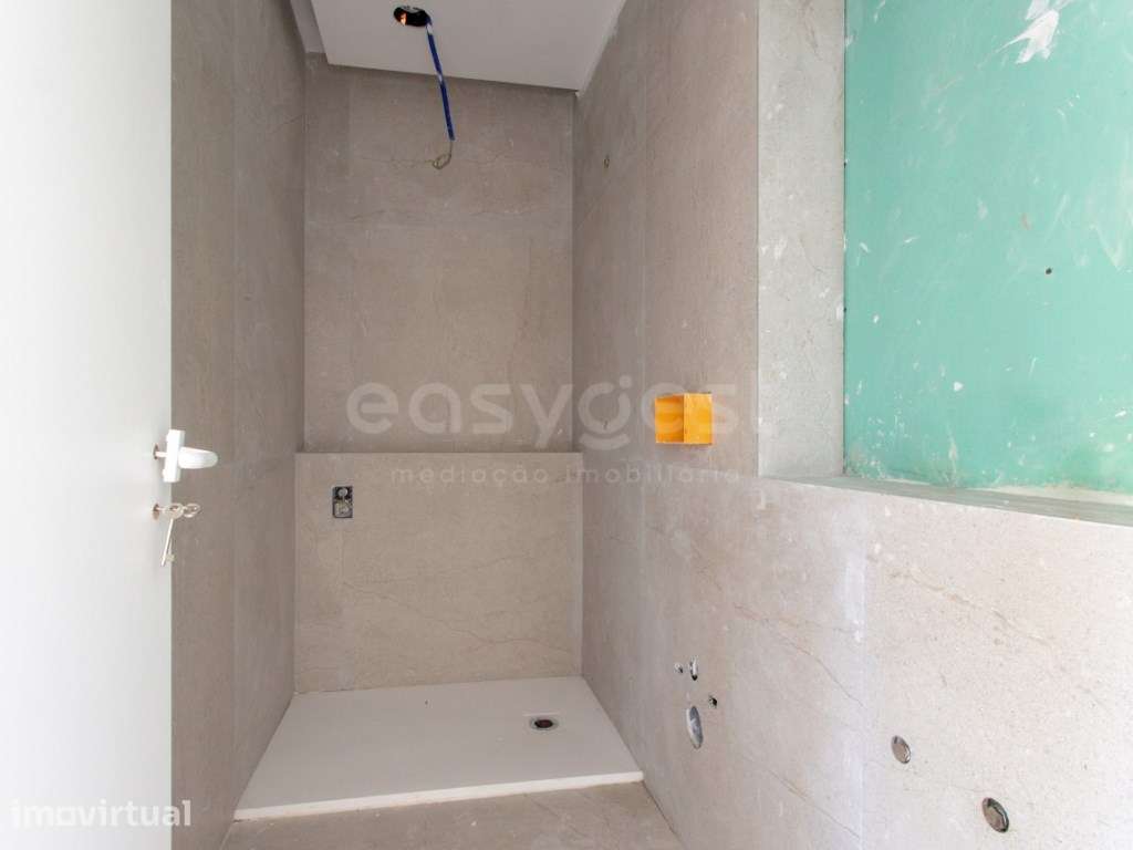 Moradia Independente T3+1, totalmente Remodelada, com Jardim, Garag... - Grande imagem: 5/48