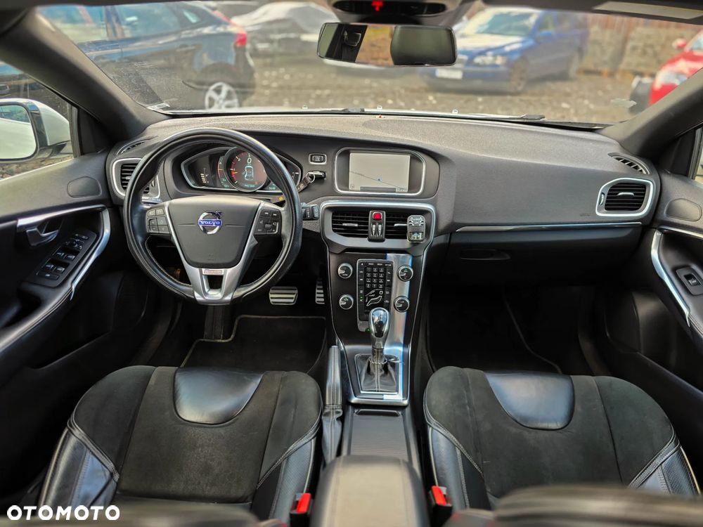 Volvo V40 D3 Geartronic R Design - 9
