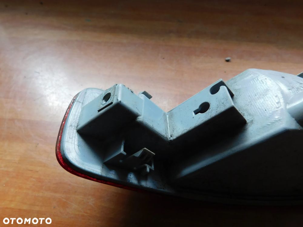 lampa prawa tył dolna odblask C-CROSSER 4007 OUTLANDER - 3