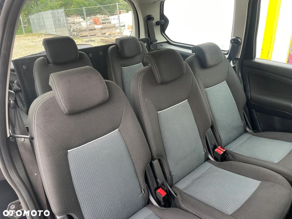 Ford Galaxy 2.0 Business Edition - 24