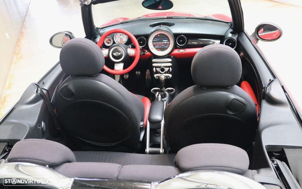 MINI Cabrio John Cooper Works - 10