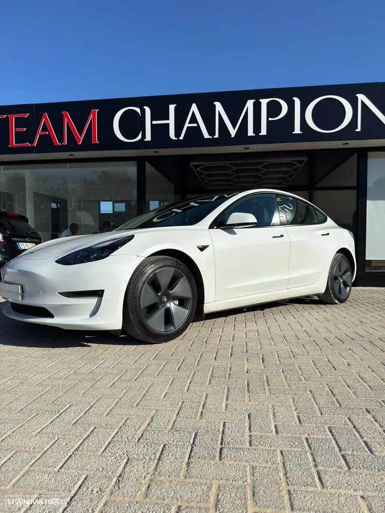 Tesla Model 3 - 1