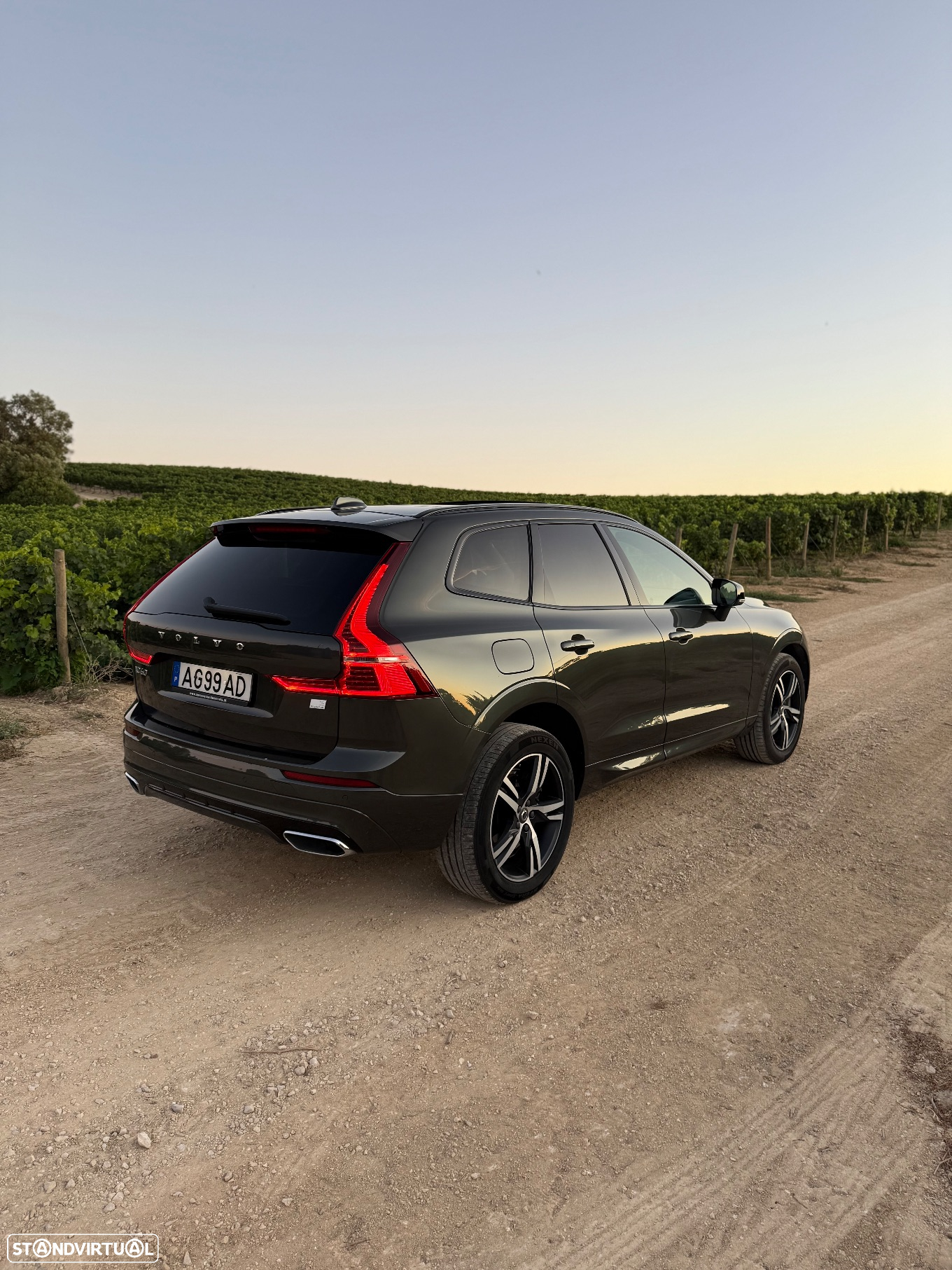 Volvo XC 60 2.0 T6 PHEV R-Design AWD - 8