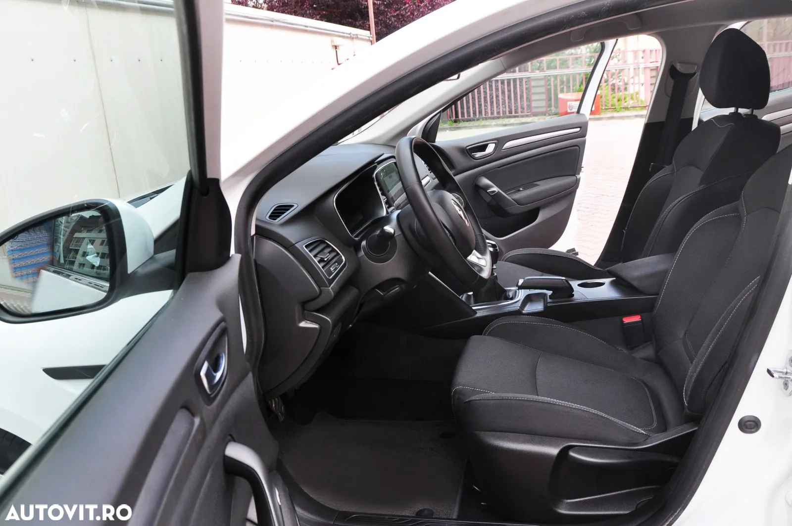 Renault Megane BLUE dCi 115 BUSINESS EDITION - 16