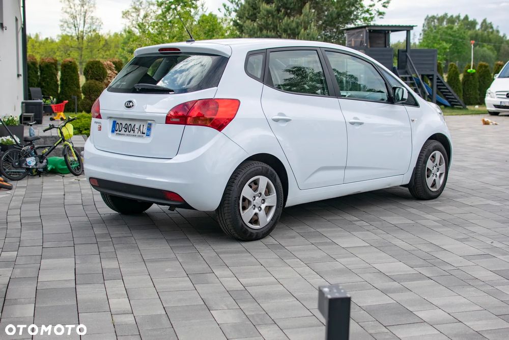 Kia Venga - 15