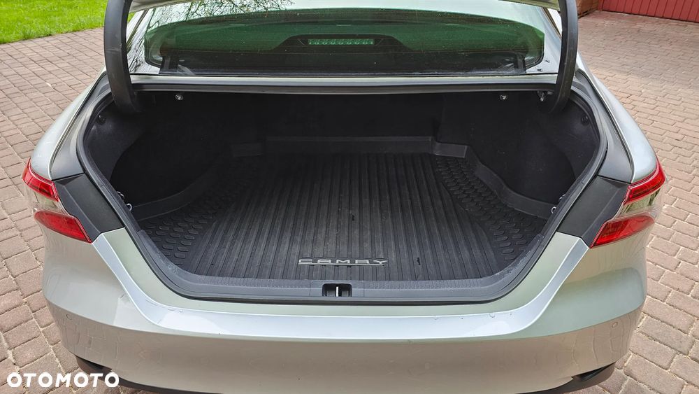 Toyota Camry 2.5 Hybrid Comfort CVT - 25