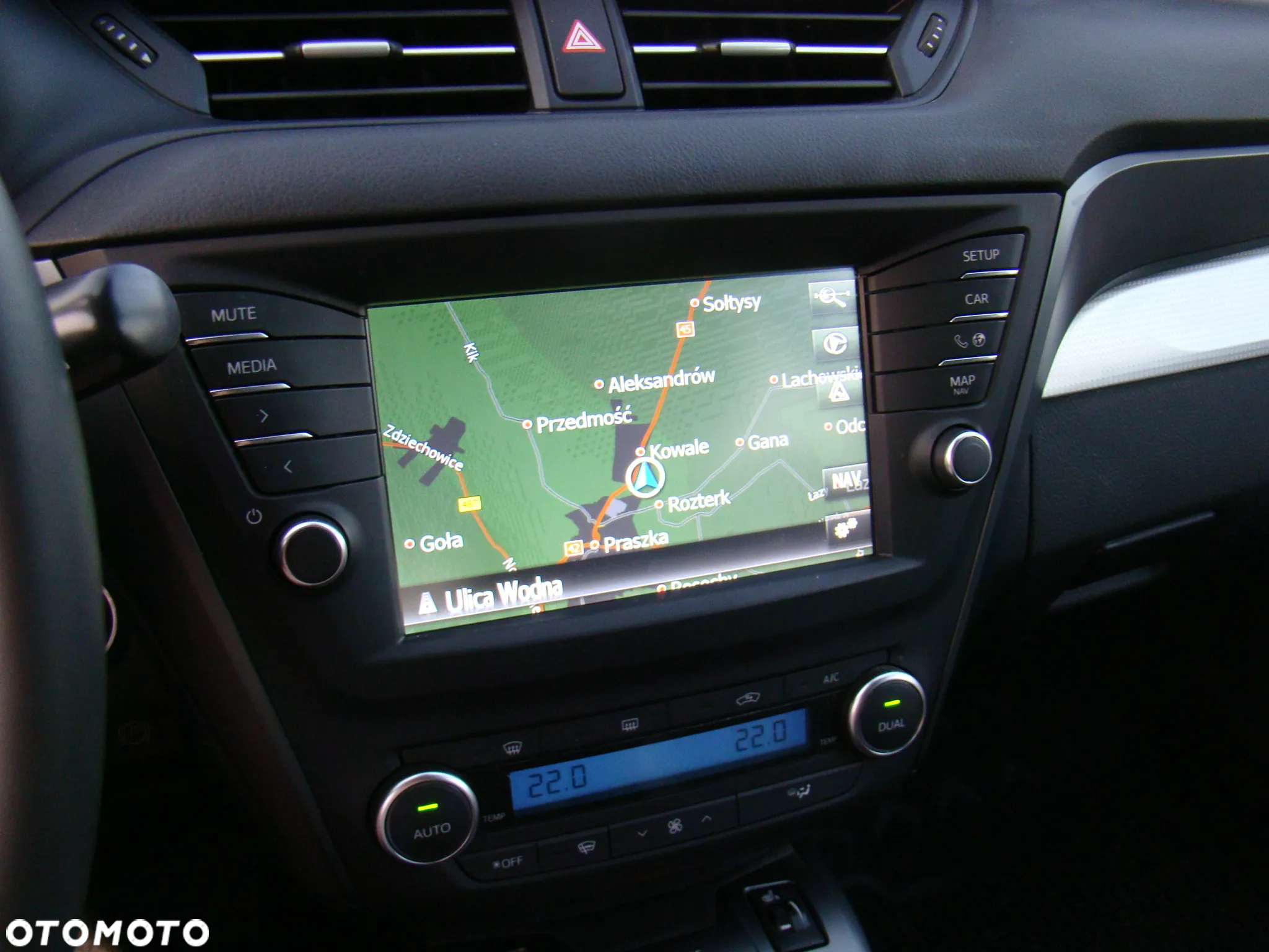Toyota Avensis 2.0 D-4D Premium - 29
