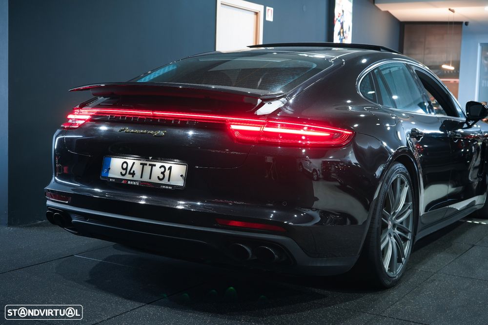 Porsche Panamera 4 E-Hybrid - 10