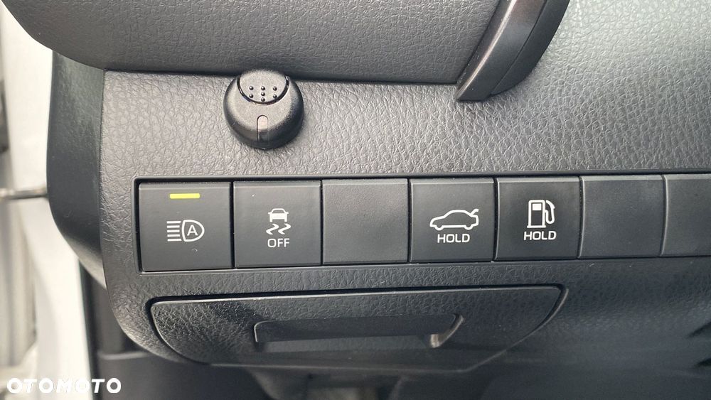 Toyota Camry 2.5 Hybrid Prestige CVT - 22