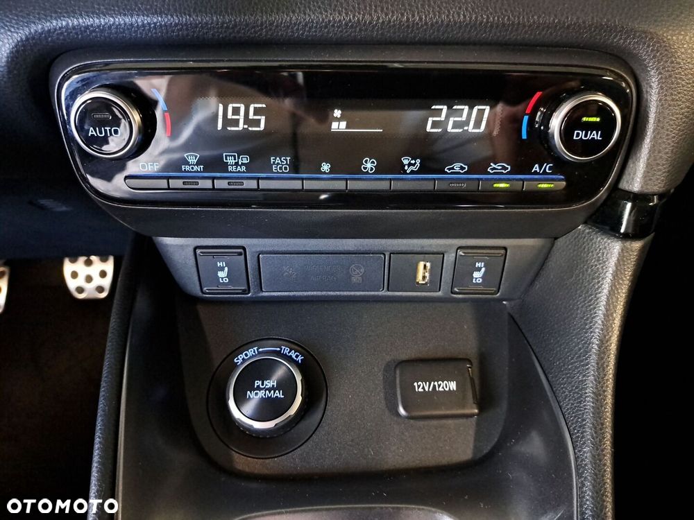 Toyota Yaris - 24