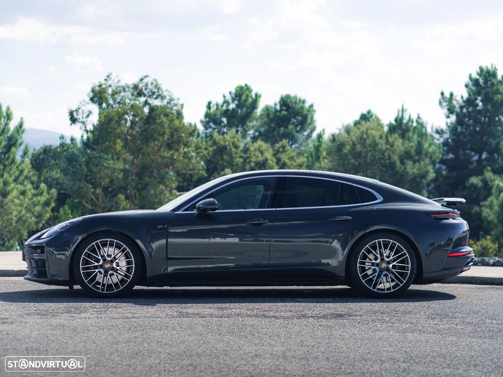 Porsche Panamera 4 E-Hybrid - 3