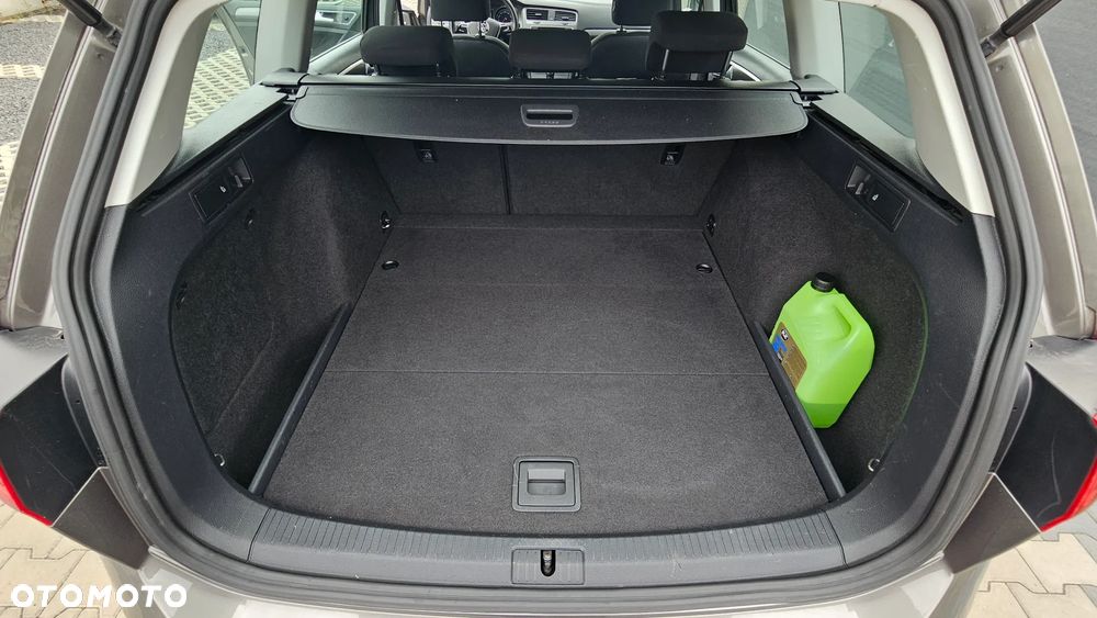 Volkswagen Golf - 16