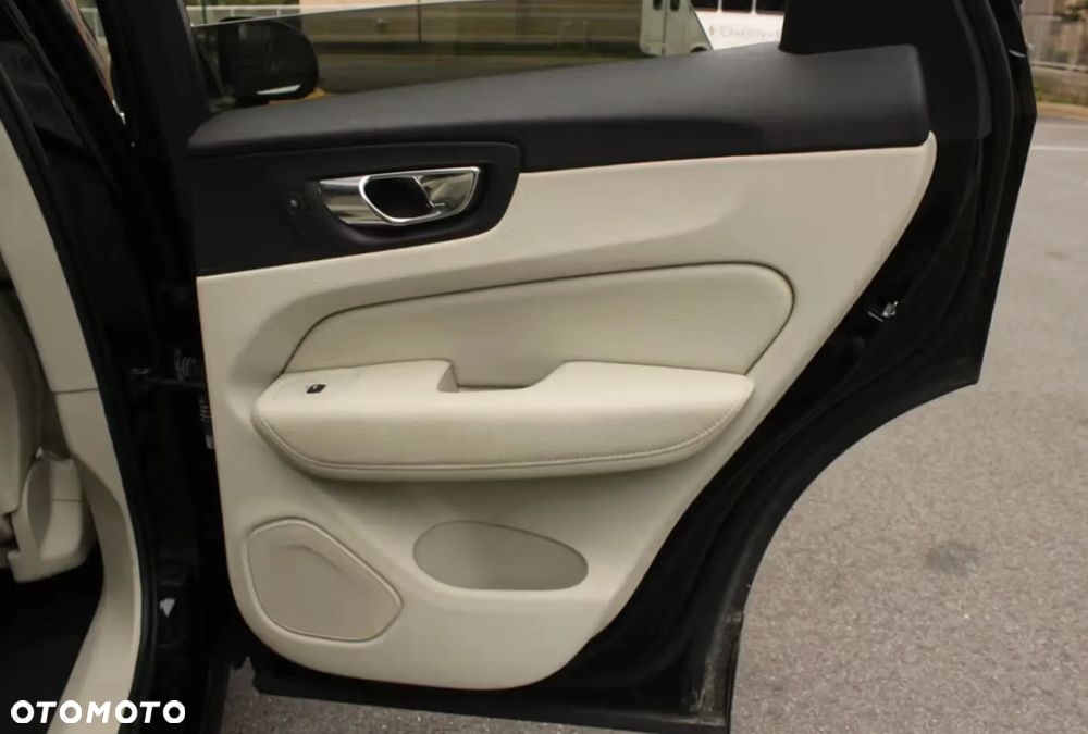 Volvo XC 60 T5 AWD Geartronic Momentum - 19