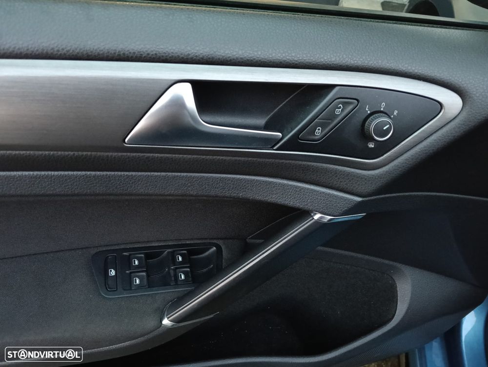 VW Golf 1.6 TDi Confortline - 12