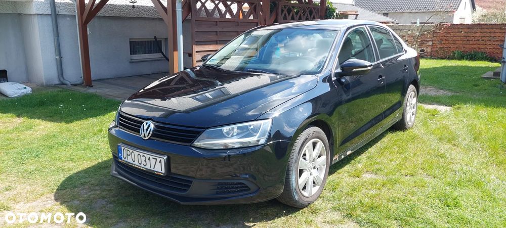 Volkswagen Jetta 1.6 TDI Trendline - 11