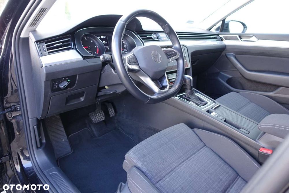 Volkswagen Passat - 13
