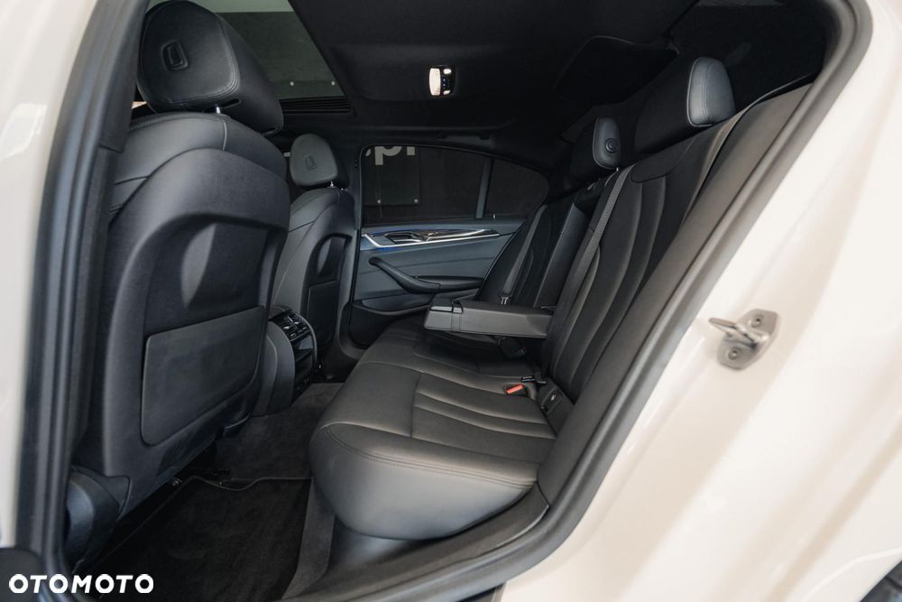 BMW Seria 5 530i Sport Line sport - 15
