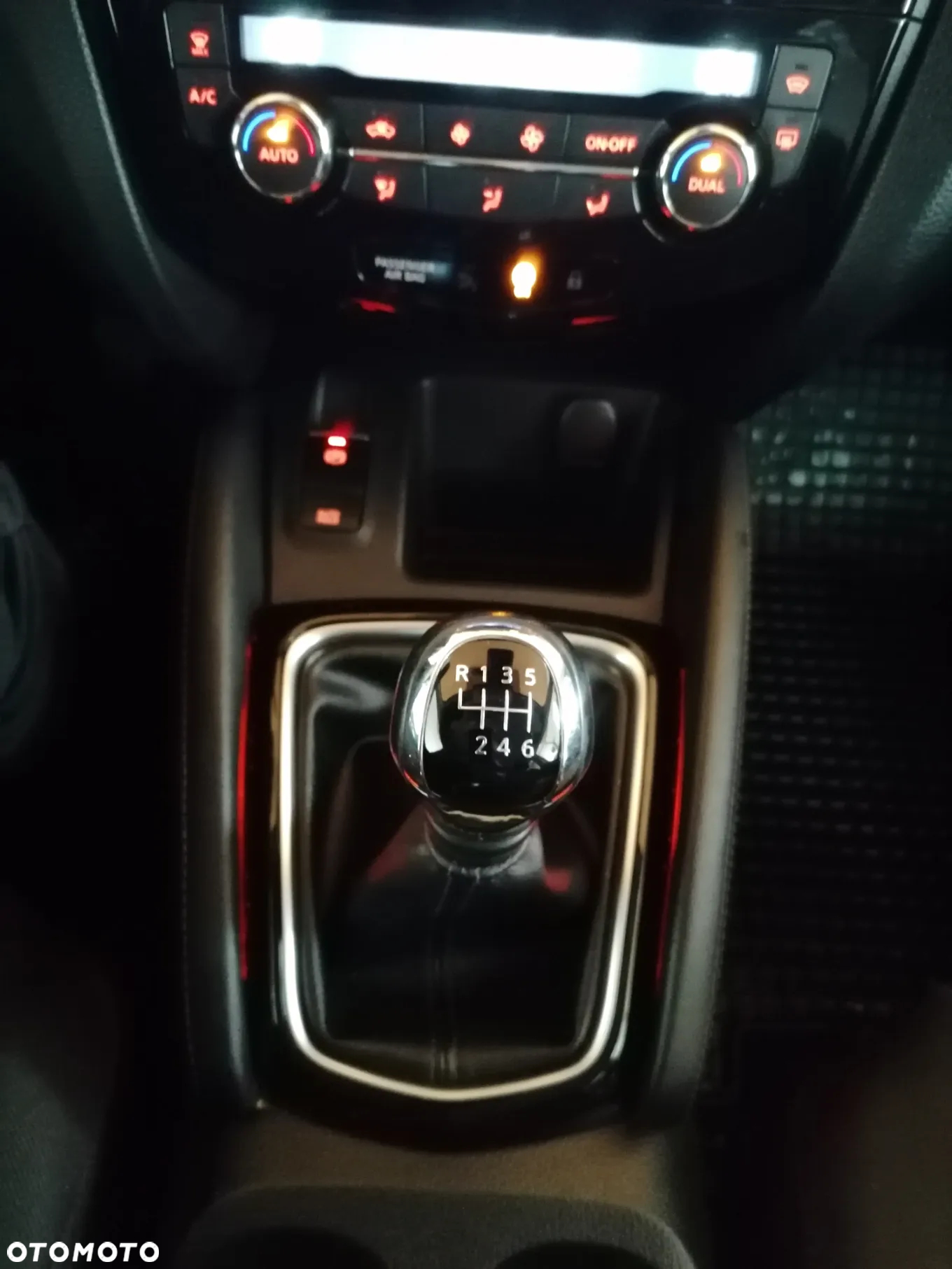 Nissan Qashqai+2 - 10