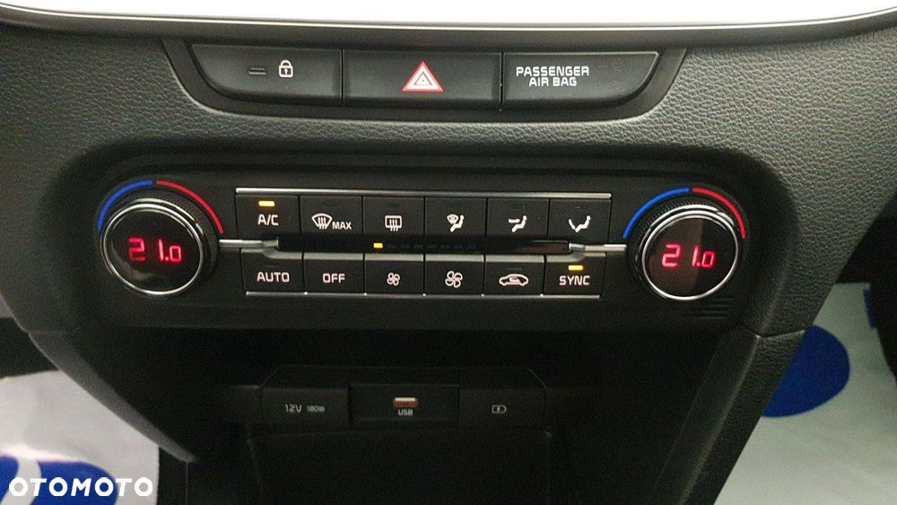 Kia Ceed - 24