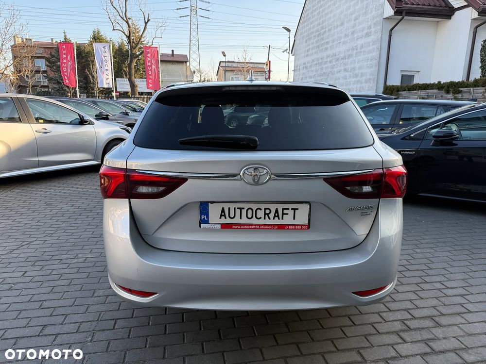 Toyota Avensis 2.0 D-4D Premium - 25