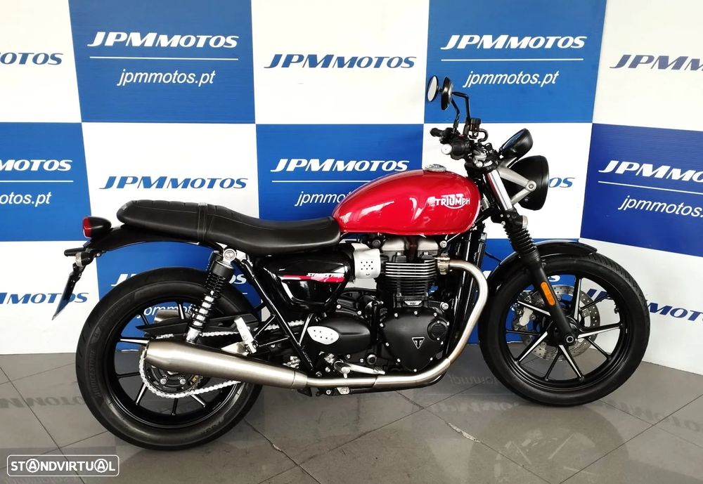 Triumph Street Twin 900 - 3