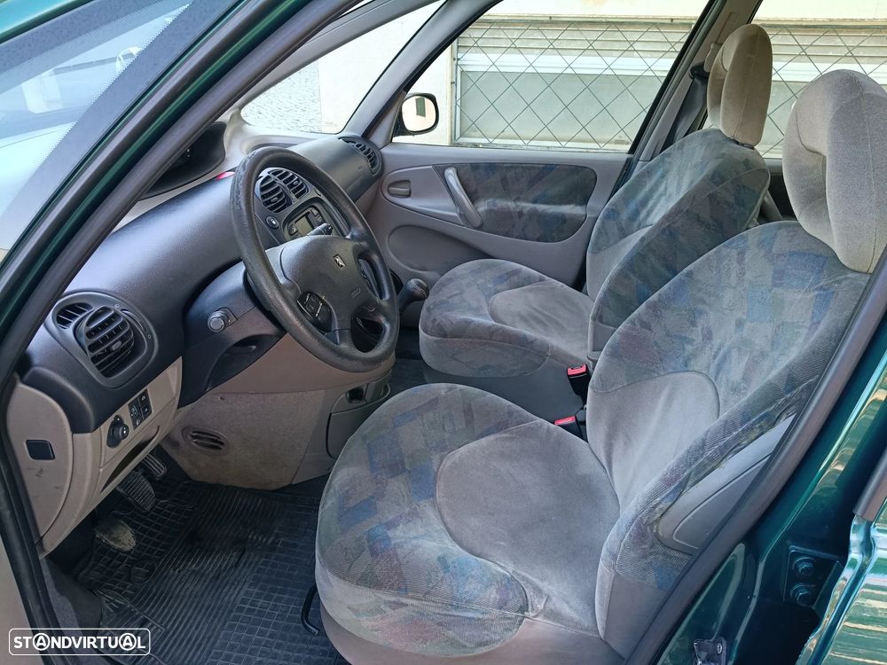 Citroën Xsara Picasso 1.6 SX - 10