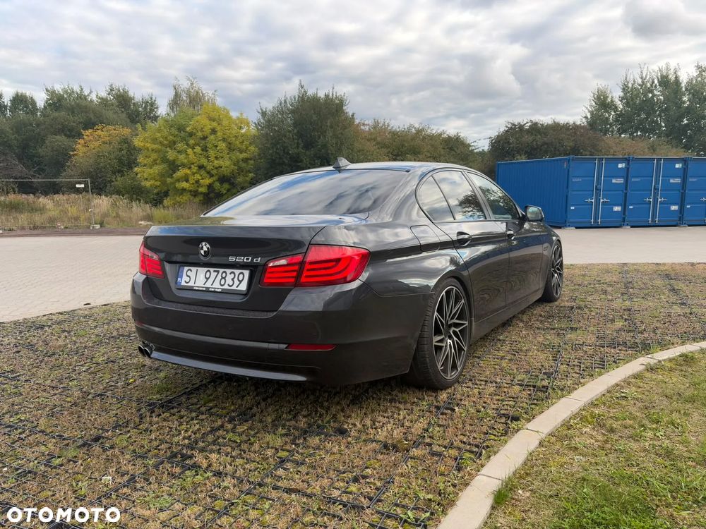 BMW 5 Series 2012 photo 3