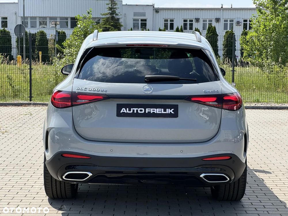 Mercedes-Benz GLC 300 de PHEV 4-Matic AMG Line - 11