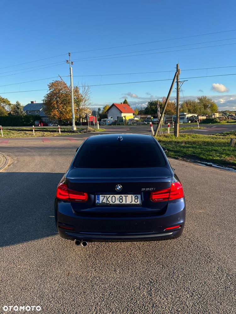 BMW Seria 3 330i Sport Line - 7