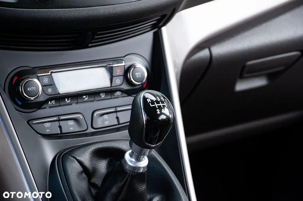 Ford Kuga 1.5 EcoBoost FWD Titanium ASS - 36