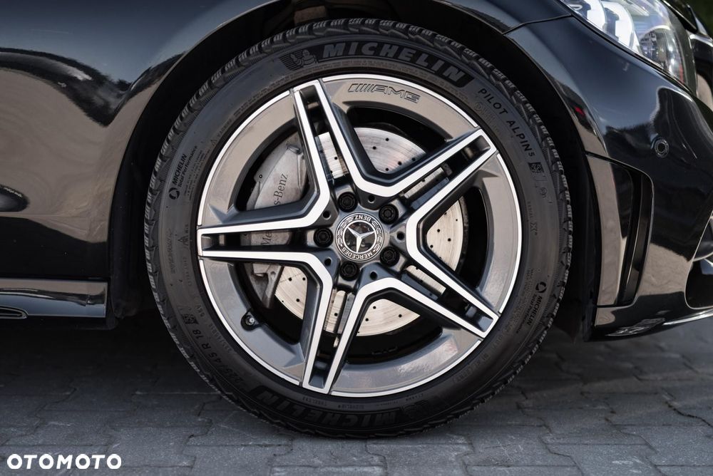 Mercedes-Benz Klasa C 300 9G-TRONIC - 36