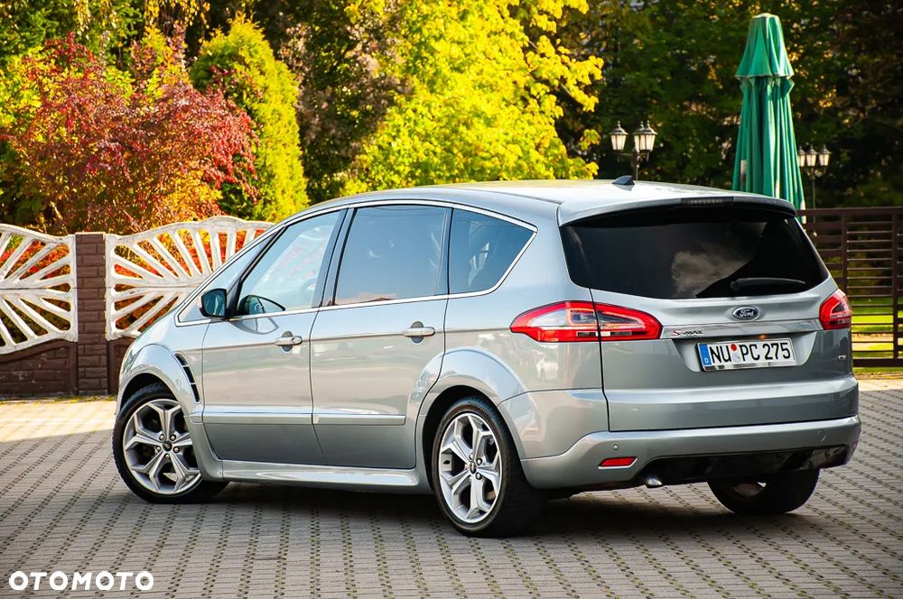 Ford S-Max - 13