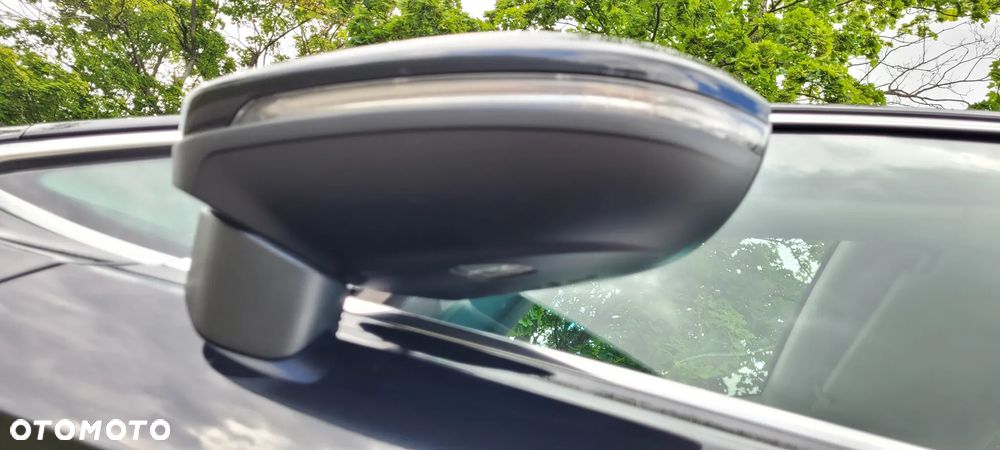 Volkswagen Touran 2.0 TDI DPF Highline - 16