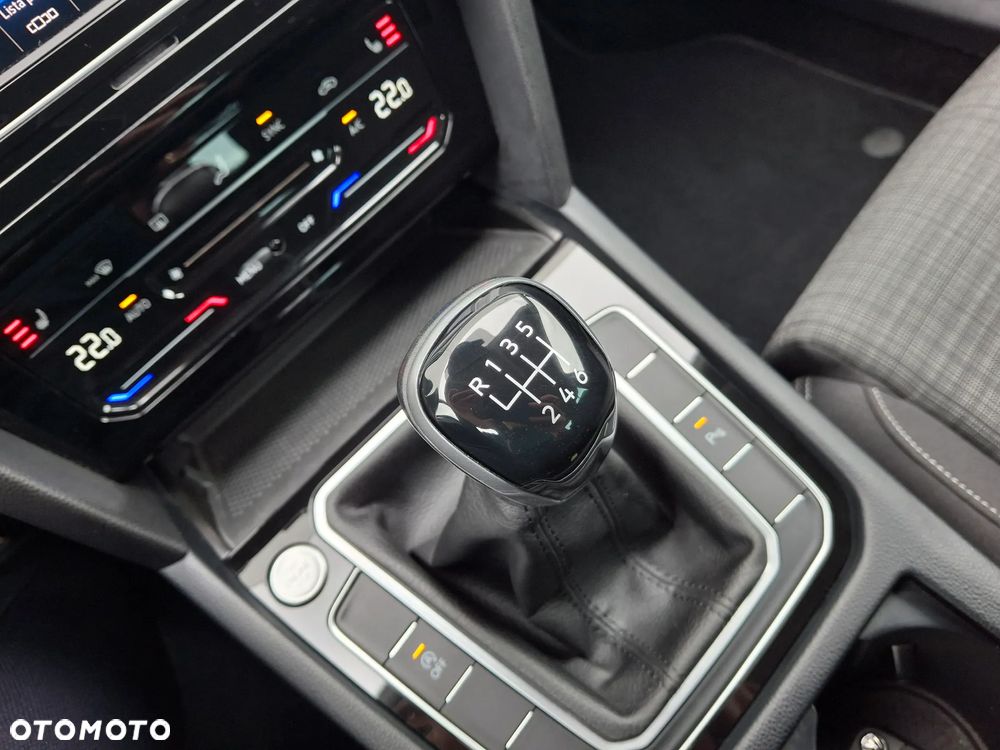Volkswagen Passat 1.5 TSI EVO Business - 27