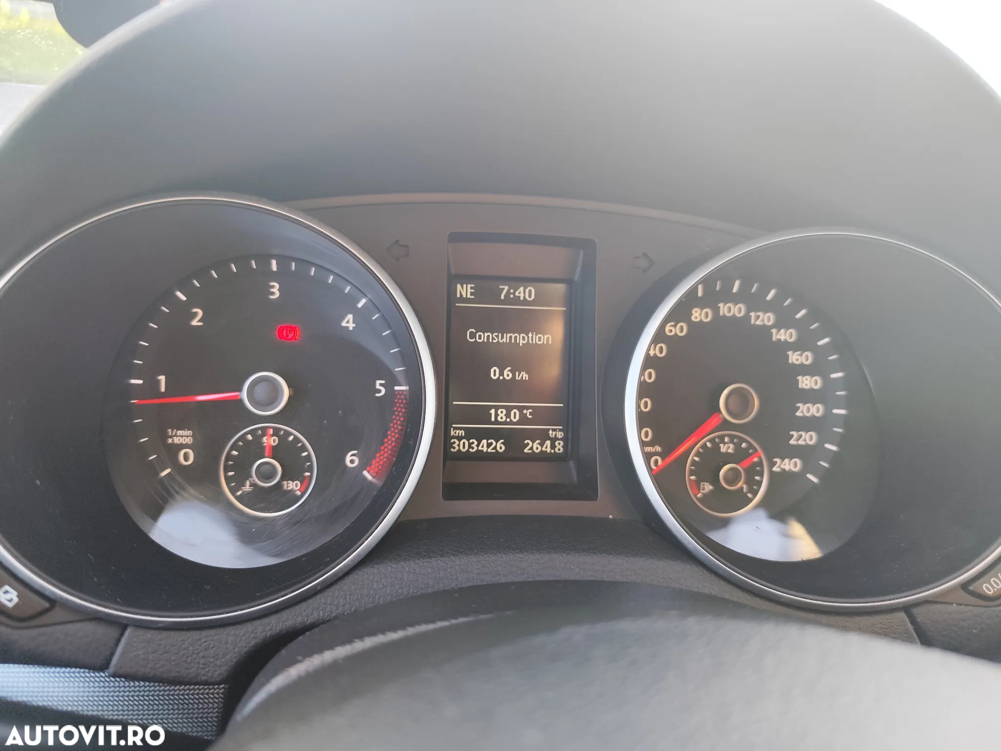 Volkswagen Golf 2.0 TDI DPF Style - 7