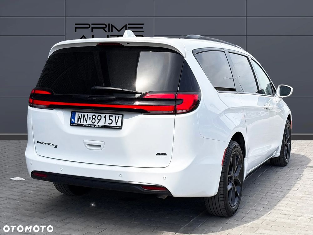 Chrysler Pacifica - 9