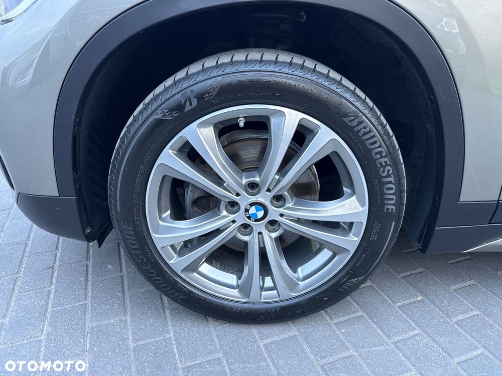 BMW X1 xDrive18d Sport Line - 18