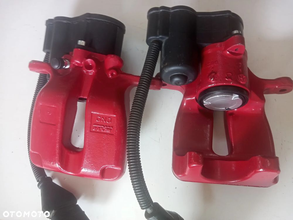 ZACISK HAMULCOWY VW PASSAT B5 B6 B7 B8 CC TIGUAN SHARAN ARTEON SEAT ALHAMBRA GOLF VII AUDI A6C6 C5 C7 A4 B8 A8 D3 D4,TT,Q3,Q5,A5,MAZDA CX5 CX7 CX9 VOLVO S60 V60 XC60 XC70 V70 S80 HYUNDAI i40,i30,KONA TUCSON KIA SPORTAGE CEED, PROCEED OPTIMA LANCIA THESIS FORD MONDEO MK4,MK5,V, GALAXY S-MAX KUGA 2 ,3 ESPACE ,EDGE, RENAULT SCENIC III MEGANE III TALISMAN SKODA Octavia III Superb III QUAD CF MOTO LIGIER X Too NOVA MICROCAR MC1 MC2 Cargo,IVECO Daily Seat Leon III BMW 5 - 15