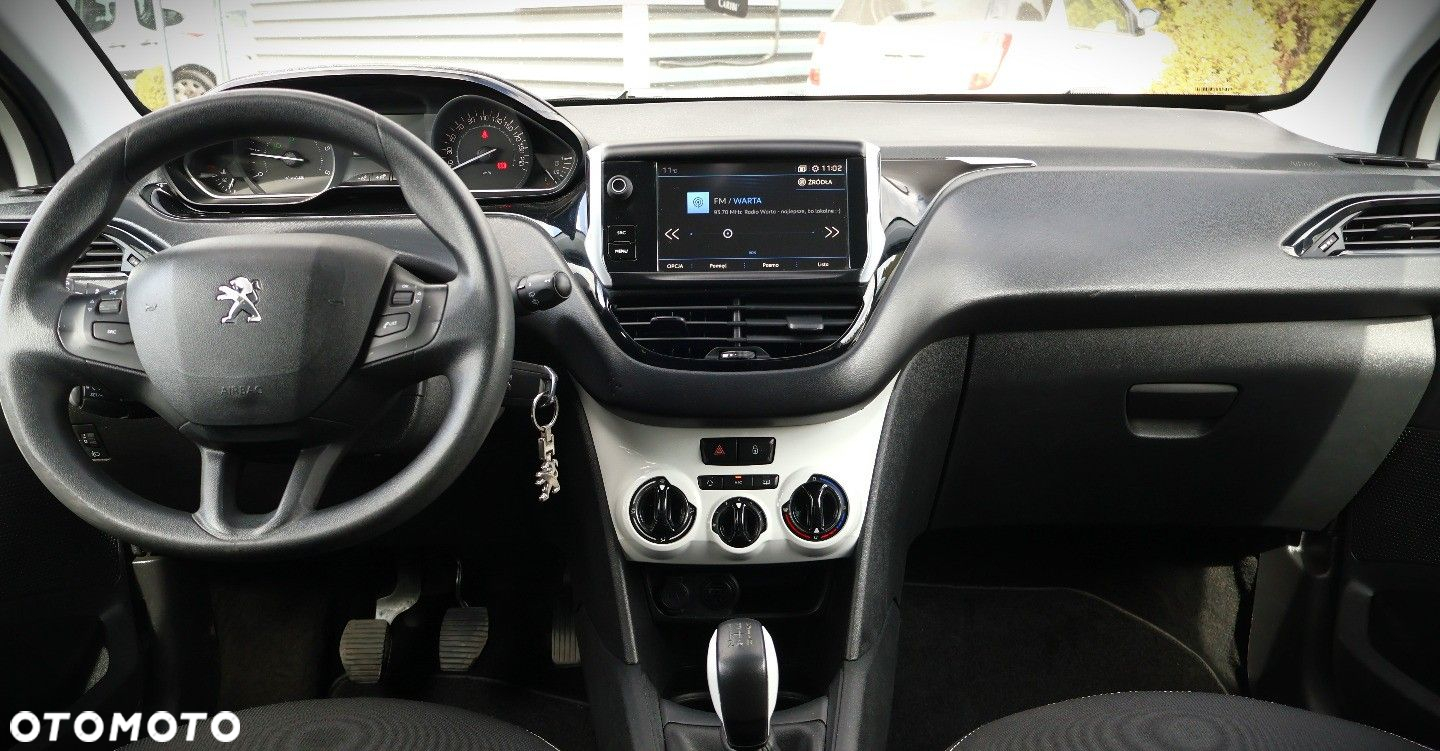 Peugeot 208 - 13