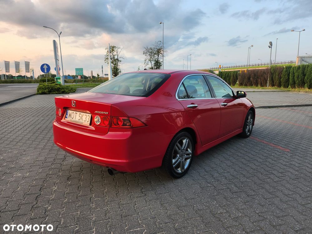 Honda Accord 2.0 Executive - 8