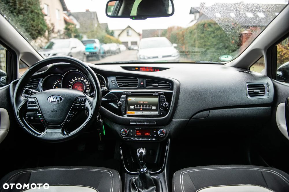 Kia Ceed 1.6 GDI Dream-Team Edition - 29