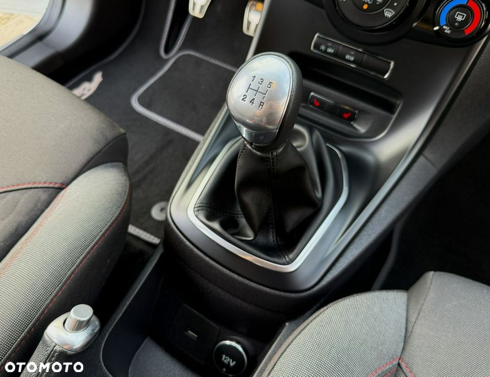 Ford Fiesta 1.0 EcoBoost S&S ST-LINE X - 28