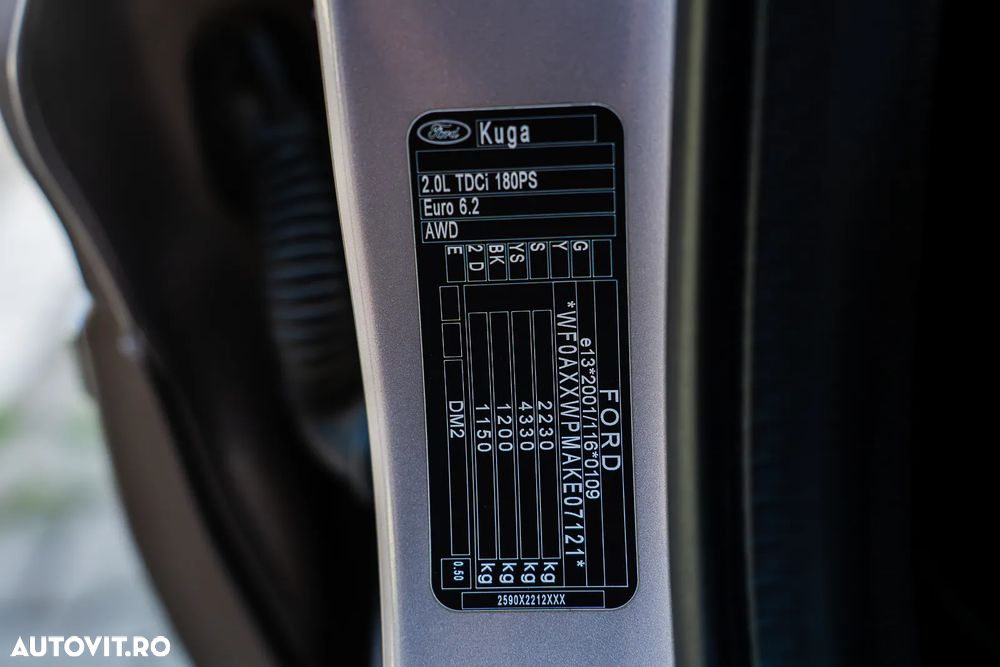 Ford Kuga 2.0 TDCi 4WD Powershift Vignale - 26