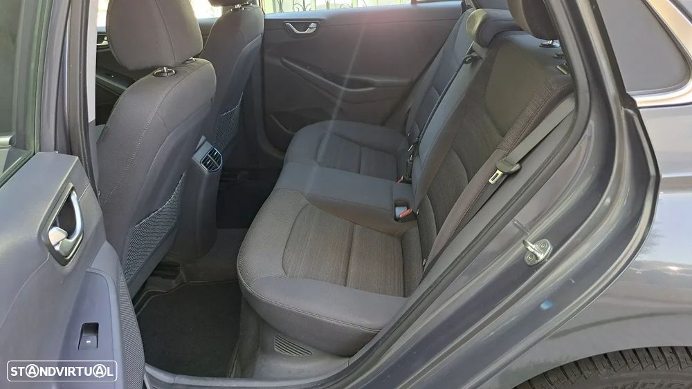 Hyundai Ioniq 1.6 GDI HEV Hybrid Tech - 11